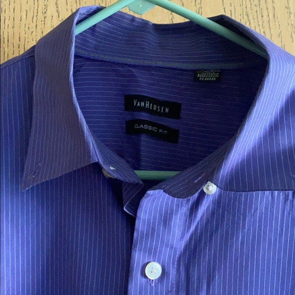 Men’s Van Heusen Periwinkle Dress Shirt - Picture 2 of 3
